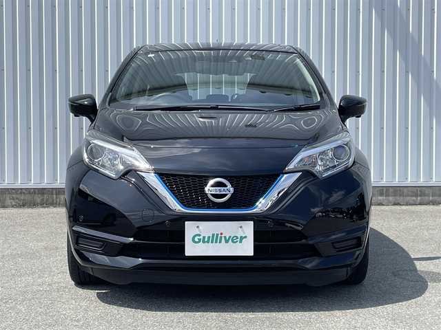 日産 ノート e－パワー X 福岡県 2019(平31)年 5.8万km スーパーブラック アルパイン９インチナビ（X9Z）/アラウンドビューモニター /インテリジェントルームミラー /CD/DVD /フルセグTV  /Bluetooth /エマージェンシーブレーキ /ETC /純アルミ15インチ