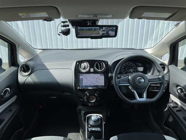 日産 ノート e－パワー X 福岡県 2019(平31)年 5.8万km スーパーブラック アルパイン９インチナビ（X9Z）/アラウンドビューモニター /インテリジェントルームミラー /CD/DVD /フルセグTV  /Bluetooth /エマージェンシーブレーキ /ETC /純アルミ15インチ