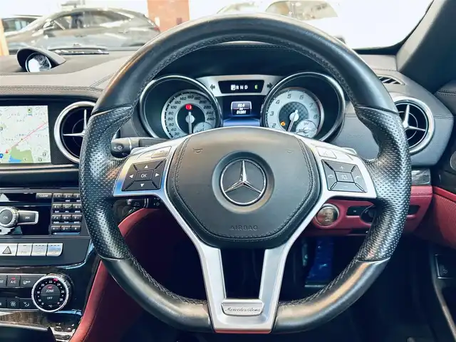 メルセデス・ベンツ ＳＬ３５０ 大阪府 2014(平26)年 3.2万km オブシディアンブラック レーダーセーフティP/マジックスカイルーフ/赤革/メモリ付きパワーシート/シートヒーター/ACC/純正ナビ/TV/バックカメラ/純正19インチAW/電動リアゲート/ブラインドスポット/クリアラスソナー