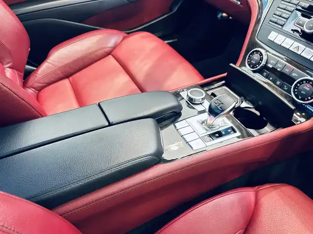 メルセデス・ベンツ ＳＬ３５０ 大阪府 2014(平26)年 3.2万km オブシディアンブラック レーダーセーフティP/マジックスカイルーフ/赤革/メモリ付きパワーシート/シートヒーター/ACC/純正ナビ/TV/バックカメラ/純正19インチAW/電動リアゲート/ブラインドスポット/クリアラスソナー