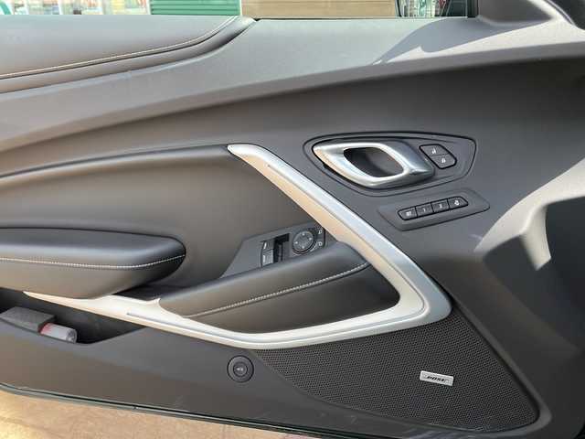 シボレー シボレー カマロ LT RS ヘリテージエディション 佐賀県 2020(令2)年 13.2万km ＤグリーンＭ 純正ディスプレイオーディオ/Bluetooth/Apple Car Play/Android Auto/限定色：ラリーグリーンメタリック/バックモニター/ワンオーナー/BOSE/クルーズコントロール/レーンキープアシスト/パドルシフト/前席パワーシート/シートメモリ/デジタルインナーミラー/ヘッドアップディスプレイ/前席シートヒーター/エアシート/LEDオートライト/オートエアコン/ETC/純正フロアマット/保証書/取扱説明書