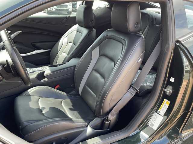 シボレー シボレー カマロ LT RS ヘリテージエディション 佐賀県 2020(令2)年 13.2万km ＤグリーンＭ 純正ディスプレイオーディオ/Bluetooth/Apple Car Play/Android Auto/限定色：ラリーグリーンメタリック/バックモニター/ワンオーナー/BOSE/クルーズコントロール/レーンキープアシスト/パドルシフト/前席パワーシート/シートメモリ/デジタルインナーミラー/ヘッドアップディスプレイ/前席シートヒーター/エアシート/LEDオートライト/オートエアコン/ETC/純正フロアマット/保証書/取扱説明書