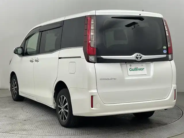 トヨタ エスクァイア Gi 道央・札幌 2015(平27)年 10万km ホワイトパールクリスタルシャイン ・４WD/・社外メモリナビ/　BT／CD／DVD／USB／SD／フルセグ/・バックカメラ/・純正ETC/・社外前後ドライブレコーダー/・社外フリップダウン/・横滑り防止/・両側パワースライドドア/・前席シートヒーター/・純正フロアマット/・社外スタッドレス15インチAW/・プッシュスタート/・スマートキー/・社外エンジンスターター（電池カバー欠品）/・LEDヘッドライト/・オートライト/・オートマチックハイビーム/・フロントフォグ/・ドアミラーウィンカー/・ドアバイザー/・オートリトラクダブルミラー/・ステアリングスイッチ/・nanoe/・ECOMODE/・保証書/・取扱説明書