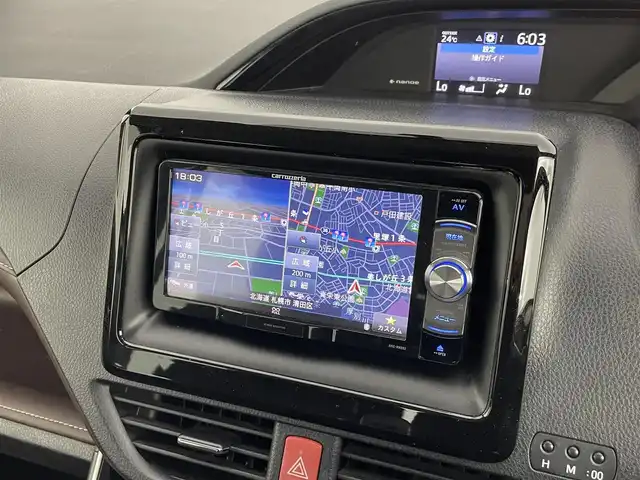 トヨタ エスクァイア Gi 道央・札幌 2015(平27)年 10万km ホワイトパールクリスタルシャイン ・４WD/・社外メモリナビ/　BT／CD／DVD／USB／SD／フルセグ/・バックカメラ/・純正ETC/・社外前後ドライブレコーダー/・社外フリップダウン/・横滑り防止/・両側パワースライドドア/・前席シートヒーター/・純正フロアマット/・社外スタッドレス15インチAW/・プッシュスタート/・スマートキー/・社外エンジンスターター（電池カバー欠品）/・LEDヘッドライト/・オートライト/・オートマチックハイビーム/・フロントフォグ/・ドアミラーウィンカー/・ドアバイザー/・オートリトラクダブルミラー/・ステアリングスイッチ/・nanoe/・ECOMODE/・保証書/・取扱説明書