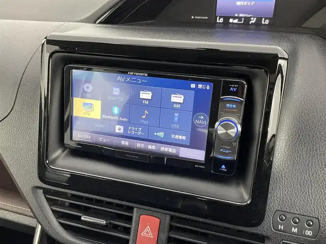 トヨタ エスクァイア Gi 道央・札幌 2015(平27)年 10万km ホワイトパールクリスタルシャイン ・４WD/・社外メモリナビ/　BT／CD／DVD／USB／SD／フルセグ/・バックカメラ/・純正ETC/・社外前後ドライブレコーダー/・社外フリップダウン/・横滑り防止/・両側パワースライドドア/・前席シートヒーター/・純正フロアマット/・社外スタッドレス15インチAW/・プッシュスタート/・スマートキー/・社外エンジンスターター（電池カバー欠品）/・LEDヘッドライト/・オートライト/・オートマチックハイビーム/・フロントフォグ/・ドアミラーウィンカー/・ドアバイザー/・オートリトラクダブルミラー/・ステアリングスイッチ/・nanoe/・ECOMODE/・保証書/・取扱説明書
