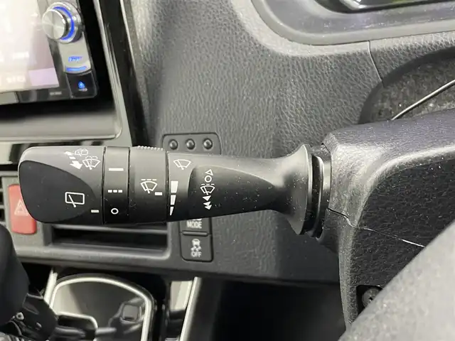 トヨタ エスクァイア Gi 道央・札幌 2015(平27)年 10万km ホワイトパールクリスタルシャイン ・４WD/・社外メモリナビ/　BT／CD／DVD／USB／SD／フルセグ/・バックカメラ/・純正ETC/・社外前後ドライブレコーダー/・社外フリップダウン/・横滑り防止/・両側パワースライドドア/・前席シートヒーター/・純正フロアマット/・社外スタッドレス15インチAW/・プッシュスタート/・スマートキー/・社外エンジンスターター（電池カバー欠品）/・LEDヘッドライト/・オートライト/・オートマチックハイビーム/・フロントフォグ/・ドアミラーウィンカー/・ドアバイザー/・オートリトラクダブルミラー/・ステアリングスイッチ/・nanoe/・ECOMODE/・保証書/・取扱説明書
