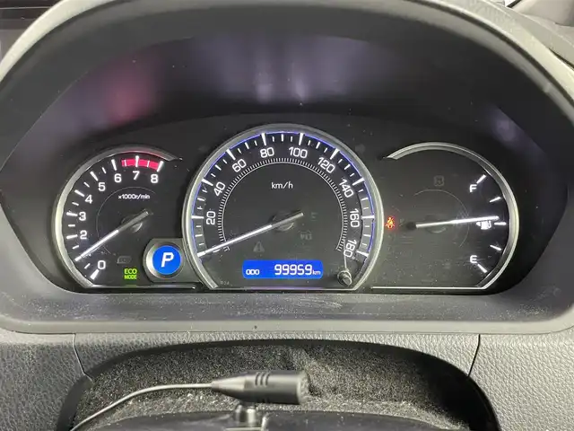 トヨタ エスクァイア Gi 道央・札幌 2015(平27)年 10万km ホワイトパールクリスタルシャイン ・４WD/・社外メモリナビ/　BT／CD／DVD／USB／SD／フルセグ/・バックカメラ/・純正ETC/・社外前後ドライブレコーダー/・社外フリップダウン/・横滑り防止/・両側パワースライドドア/・前席シートヒーター/・純正フロアマット/・社外スタッドレス15インチAW/・プッシュスタート/・スマートキー/・社外エンジンスターター（電池カバー欠品）/・LEDヘッドライト/・オートライト/・オートマチックハイビーム/・フロントフォグ/・ドアミラーウィンカー/・ドアバイザー/・オートリトラクダブルミラー/・ステアリングスイッチ/・nanoe/・ECOMODE/・保証書/・取扱説明書