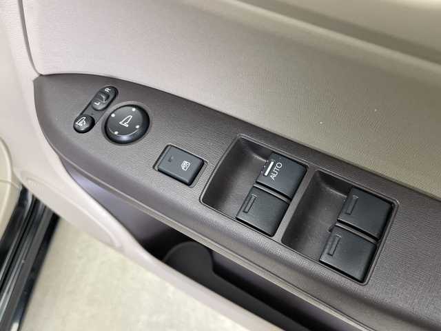 ホンダ Ｎ ＯＮＥ G Aパッケージ 富山県 2014(平26)年 0.9万km スマートブラック 純正ナビ【VXM-158C】/（AM/FM/CD/SD）/バックカメラ/衝突被害軽減ブレーキ/HIDヘッドライト/オートライト/横滑り防止装置/ドライブレコーダー/スマートキー×２/プッシュスタート/アイドリングストップ/純正フロアマット