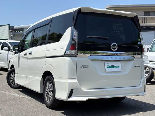 日産 セレナ e－パワー ハイウェイスター V 福岡県 2018(平30)年 6.4万km ブリリアントホワイトパール ワンオーナー/純正メーカーナビ/（AM/FM/CD/DVD/SD/MUSICSTOCKER/フルセグTV  ）/衝突被害軽減システム/横滑り防止装置/クルーズコントロール（追従あり）/パーキングアシスト/PILOT/オートブレーキホールド/純正フロアマット/純正アルミホイール/三列シート/両側パワースライドドア/ドライブレコーダー（SDカードなし）/プッシュスタート/LEDライト/オートライト/フォグランプ/電格ミラー/保証書/取扱説明書