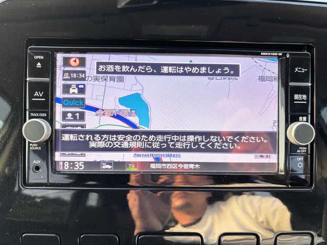 日産 セレナ e－パワー ハイウェイスター V 福岡県 2018(平30)年 6.4万km ブリリアントホワイトパール ワンオーナー/純正メーカーナビ/（AM/FM/CD/DVD/SD/MUSICSTOCKER/フルセグTV  ）/衝突被害軽減システム/横滑り防止装置/クルーズコントロール（追従あり）/パーキングアシスト/PILOT/オートブレーキホールド/純正フロアマット/純正アルミホイール/三列シート/両側パワースライドドア/ドライブレコーダー（SDカードなし）/プッシュスタート/LEDライト/オートライト/フォグランプ/電格ミラー/保証書/取扱説明書