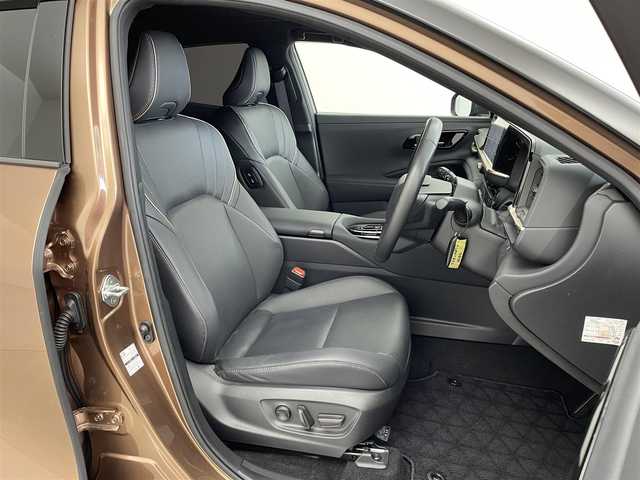 トヨタ クラウン スポーツ Z 埼玉県 2023(令5)年 1.9万km ゴールドⅡ パノラマルーフ　黒レザーシート　パノラミックビューモニター　純正１２．３インチディスプレイ　ＥＴＣ　デジタルインナーミラー　ＨＵＤ　ＢＳＭ　ＡＣ１００Ｖ　シートヒーター　ベンチレーション　シートメモリ