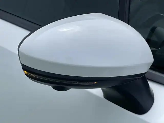 日産 オーラ G レザーエディション 香川県 2022(令4)年 2.6万km ピュアホワイトパール 登録時走行距離：26068km/純正9型ナビ/　CD DVD BT フルセグTV/全方位カメラ/エマージェンシーブレーキ/レーンキープアシスト/ブラインドスポットモニター/クリアランスソナー/ビルトインETC/前後ドライブレコーダー/デジタルインナーミラー/電子パーキングブレーキ/レザーシート/革巻きステアリング/ステアリングスイッチ/プッシュスタート/スマートキー/スペアキー