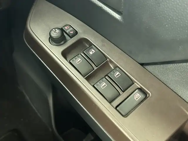 トヨタ ルーミー G－T 愛知県 2018(平30)年 2.9万km ファインブルーマイカメタリック 禁煙車/純正９インチナビ/（Bluetooth/フルセグTV/CD/DVD/AM/FM)/バックカメラ/スマートアシストII/・衝突軽減ブレーキ/・レーンキープアシスト/・誤発進抑制機能/両側パワースライドドア/クルーズコントロール/ビルトインETC/電動格納ウィンカーミラー/リアサンシェード/アイドリングストップ/ドアバイザー/スマートキー/プッシュスタート/スペアキー