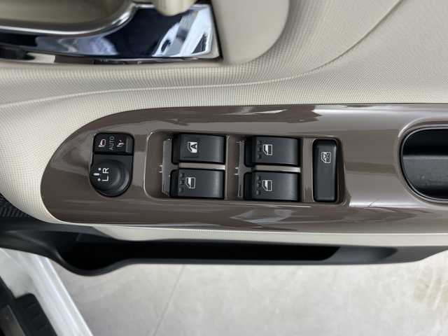 ダイハツ ムーヴ キャンバス X LTD メイクアップ SA Ⅲ 鹿児島県 2018(平30)年 7.5万km パールホワイトⅢ/ナチュラルベージュマイカメタリック 2トーン 純正8インチナビ/（AM/FM/CD/DVD/Bluetooth/HDMI）/フルセグテレビ/バックカメラ/両側パワースライドドア/ETC/スマートアシストIII/・衝突警報機能/・衝突回避支援ブレーキ/・誤発進抑制制御機能/・車線逸脱警報機能/・先行車発進お知らせ機能/・オートハイビーム/オートエアコン/スマートキー/横滑り防止装置