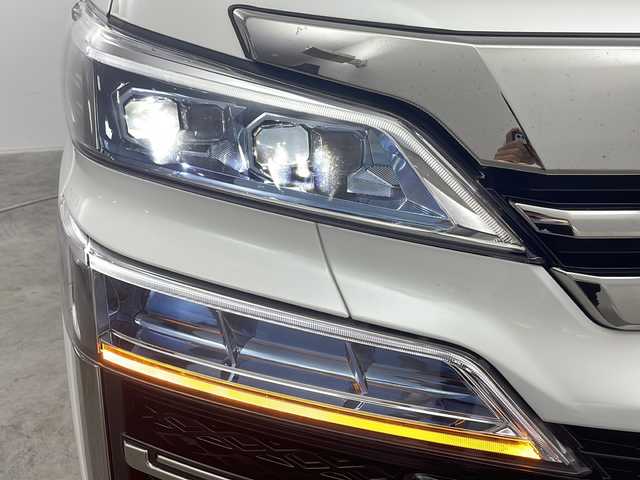 トヨタ ヴェルファイア Z 群馬県 2020(令2)年 6.7万km ホワイトパールクリスタルシャイン 純正9型ナビ　純正12.1型後席モニター　衝突被害軽減ブレーキ　アダプティブクルーズコントロール　ビルトインETC バックカメラ　オートハイビーム　ドライブレコーダー　オートハイビーム　LED 禁煙車