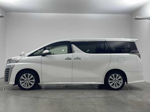 トヨタ ヴェルファイア Z 群馬県 2020(令2)年 6.7万km ホワイトパールクリスタルシャイン 純正9型ナビ　純正12.1型後席モニター　衝突被害軽減ブレーキ　アダプティブクルーズコントロール　ビルトインETC バックカメラ　オートハイビーム　ドライブレコーダー　オートハイビーム　LED 禁煙車