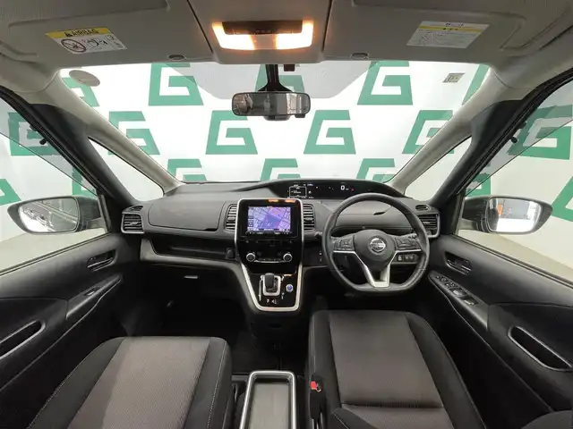 日産 セレナ e－パワー ハイウェイスター V 鹿児島県 2018(平30)年 4.2万km ダイヤモンドブラック 社外8インチナビ/フルセグTV/BT/CD/DVD/MSV/アラウンドビューモニター/エマージェンシーブレーキ/パーキングアシスト/両側パワースライドドア/前席シートヒーター/ステアリングヒーター/ドライブレコーダー/ETC/LEDヘッドライト/純正15インチアルミホイール/純正フロアマット