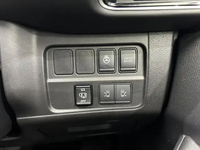 日産 セレナ e－パワー ハイウェイスター V 鹿児島県 2018(平30)年 4.2万km ダイヤモンドブラック 社外8インチナビ/フルセグTV/BT/CD/DVD/MSV/アラウンドビューモニター/エマージェンシーブレーキ/パーキングアシスト/両側パワースライドドア/前席シートヒーター/ステアリングヒーター/ドライブレコーダー/ETC/LEDヘッドライト/純正15インチアルミホイール/純正フロアマット