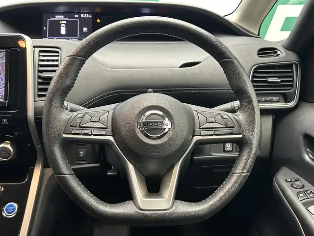 日産 セレナ e－パワー ハイウェイスター V 鹿児島県 2018(平30)年 4.2万km ダイヤモンドブラック 社外8インチナビ/フルセグTV/BT/CD/DVD/MSV/アラウンドビューモニター/エマージェンシーブレーキ/パーキングアシスト/両側パワースライドドア/前席シートヒーター/ステアリングヒーター/ドライブレコーダー/ETC/LEDヘッドライト/純正15インチアルミホイール/純正フロアマット