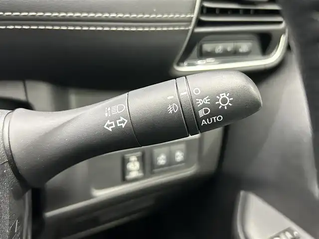 日産 セレナ e－パワー ハイウェイスター V 鹿児島県 2018(平30)年 4.2万km ダイヤモンドブラック 社外8インチナビ/フルセグTV/BT/CD/DVD/MSV/アラウンドビューモニター/エマージェンシーブレーキ/パーキングアシスト/両側パワースライドドア/前席シートヒーター/ステアリングヒーター/ドライブレコーダー/ETC/LEDヘッドライト/純正15インチアルミホイール/純正フロアマット