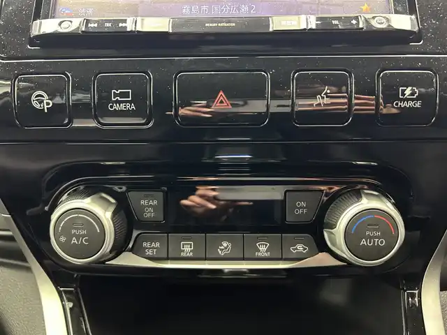 日産 セレナ e－パワー ハイウェイスター V 鹿児島県 2018(平30)年 4.2万km ダイヤモンドブラック 社外8インチナビ/フルセグTV/BT/CD/DVD/MSV/アラウンドビューモニター/エマージェンシーブレーキ/パーキングアシスト/両側パワースライドドア/前席シートヒーター/ステアリングヒーター/ドライブレコーダー/ETC/LEDヘッドライト/純正15インチアルミホイール/純正フロアマット