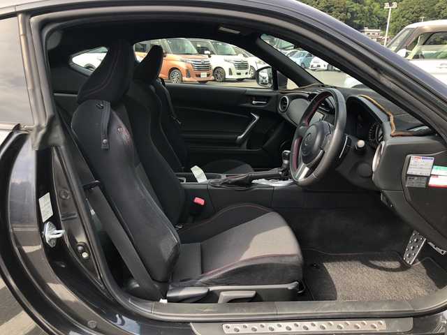 トヨタ ８６ GT 愛媛県 2014(平26)年 5.7万km ダークグレーメタリック 純正ナビ(NSLN-W62) SD未着/・フルセグTV /Bluetooth/SD/バックカメラ /パドルシフト /ETC /HIDオートライト /・フォグランプ /スマートキー /・スペアキー /エンジンスターター /SPROT/SNOWMODE /禁煙車 /純正アルミ/取扱説明書/保証書