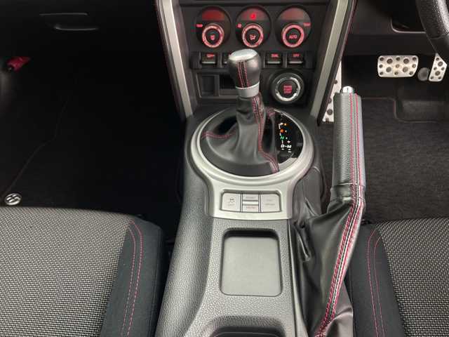 トヨタ ８６ GT 鹿児島県 2014(平26)年 5.7万km ダークグレーメタリック 純正ナビ(NSLN-W62) SD未着/・フルセグTV /Bluetooth/SD/バックカメラ /パドルシフト /ETC /HIDオートライト /フォグランプ /スマートキー /スペアキー /エンジンスターター /SPROT/SNOWMODE /禁煙車 /純正アルミホイール/取扱説明書/保証書