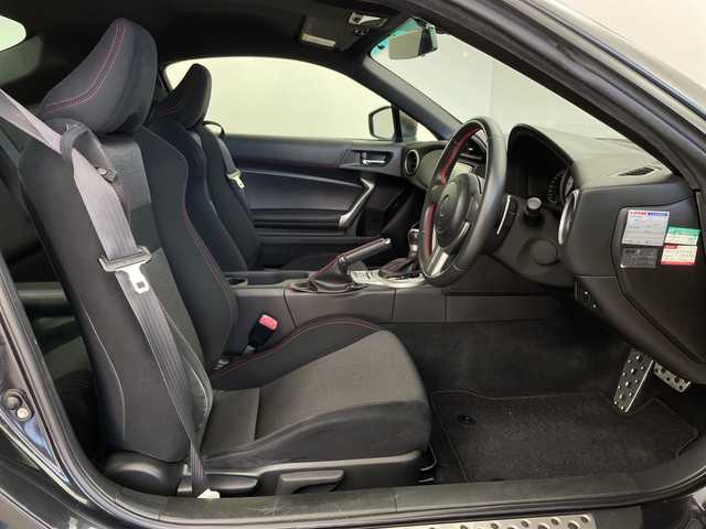 トヨタ ８６ GT 鹿児島県 2014(平26)年 5.7万km ダークグレーメタリック 純正ナビ(NSLN-W62) SD未着/・フルセグTV /Bluetooth/SD/バックカメラ /パドルシフト /ETC /HIDオートライト /フォグランプ /スマートキー /スペアキー /エンジンスターター /SPROT/SNOWMODE /禁煙車 /純正アルミホイール/取扱説明書/保証書