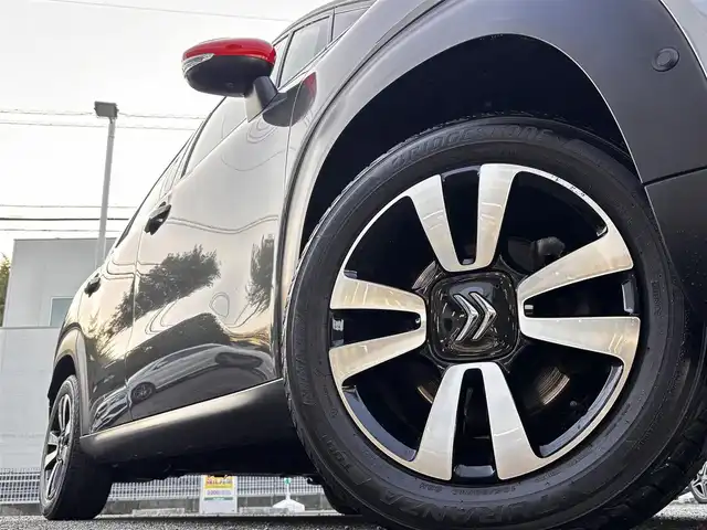 シトロエン Ｃ３ エアクロス シャイン 熊本県 2020(令2)年 2.5万km グレーＭⅡ ワンオーナー/ルーフレール/純正ディスプレイオーディオ/【Bluetooth再生/USB】/バックカメラ/アクティブセーフティブレーキ/レーンキープアシスト/パークアシスト/ブラインドスポットモニター/インテリジェントハイビーム/LEDオートライト/トラクションコントロール/パーキングセンサー/クルーズコントロール/純正16インチAW/ETC/ドライブレコーダー