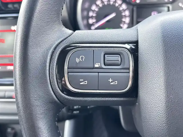 シトロエン Ｃ３ エアクロス シャイン 熊本県 2020(令2)年 2.5万km グレーＭⅡ ワンオーナー/ルーフレール/純正ディスプレイオーディオ/【Bluetooth再生/USB】/バックカメラ/アクティブセーフティブレーキ/レーンキープアシスト/パークアシスト/ブラインドスポットモニター/インテリジェントハイビーム/LEDオートライト/トラクションコントロール/パーキングセンサー/クルーズコントロール/純正16インチAW/ETC/ドライブレコーダー