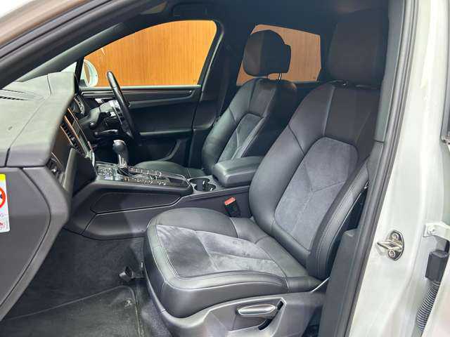 ポルシェ マカン 千葉県 2016(平28)年 6.4万km 白 純正ナビ　/バックカメラ　/クルーズコントロール　/フルセグＴＶ　/ハーフレザーシート　/パワーシート　/シートヒーター　/コーナーセンサー　/ＥＴＣ　/電動リアゲート　/キセノンヘッドライト　/オートライト