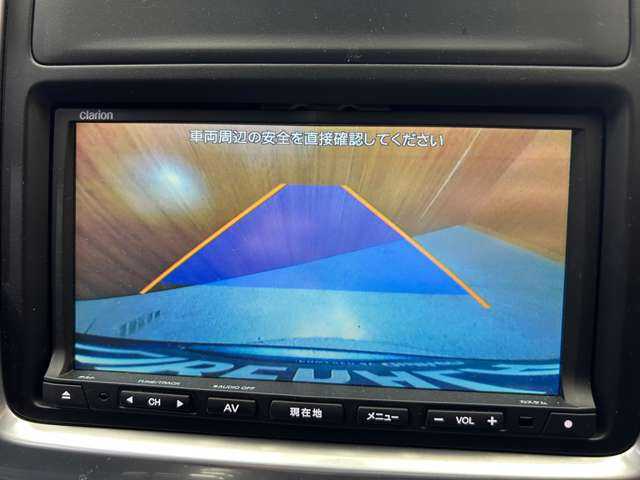 ポルシェ マカン 千葉県 2016(平28)年 6.4万km 白 純正ナビ　/バックカメラ　/クルーズコントロール　/フルセグＴＶ　/ハーフレザーシート　/パワーシート　/シートヒーター　/コーナーセンサー　/ＥＴＣ　/電動リアゲート　/キセノンヘッドライト　/オートライト