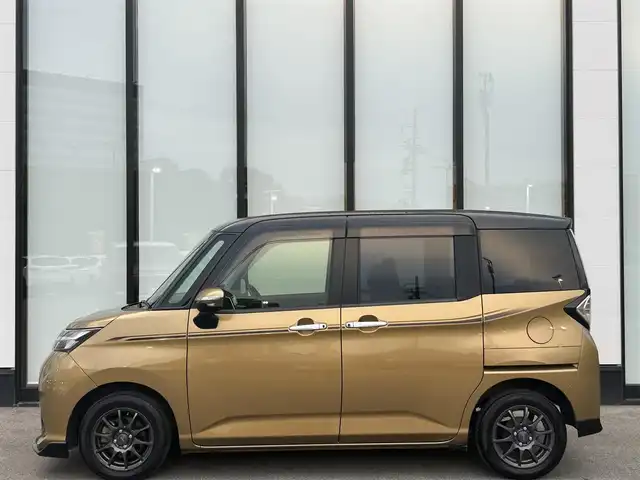 トヨタ タンク カスタムG－T 大阪府 2016(平28)年 6.7万km ブラックマイカメタリック/インペリアルゴールドクリスタルメタリック 2トーン 純正9インチSDナビ/　（フルセグTV/CD/DVD/Bluetooth/SD/USB）/アラウンドビューモニター/両側パワースライドドア/クルーズコントロール/レザー調シートカバー/ドライブレコーダー/社外14インチアルミホイール/LEDヘッドライト/LEDフォグランプ/ビルトインETC