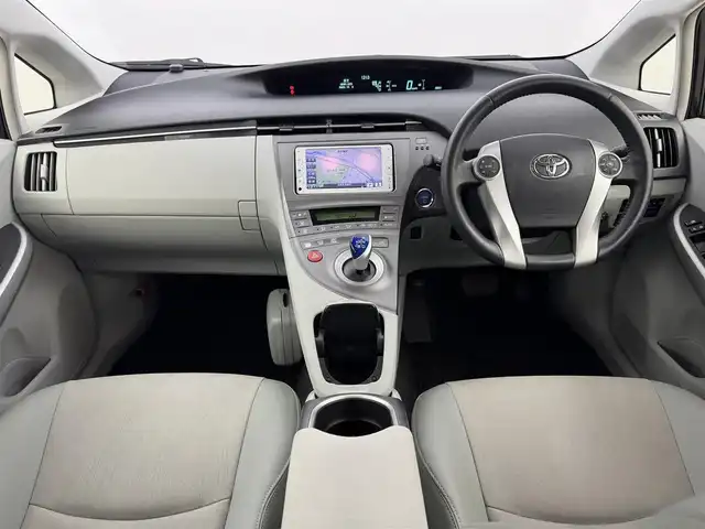 トヨタ プリウス G 福岡県 2012(平24)年 3.8万km シルバーM 純正ナビ　/バックカメラ　/ビルトインＥＴＣ　/前後ドライブレコーダー　/クルーズコントロール　/ステアリングスイッチ　/プッシュスタート　/電動格納式ドアミラー　/ハーフレザー　/パワーシート　/純正１７インチＡＷ/純正ＡＷ４本社内積込み