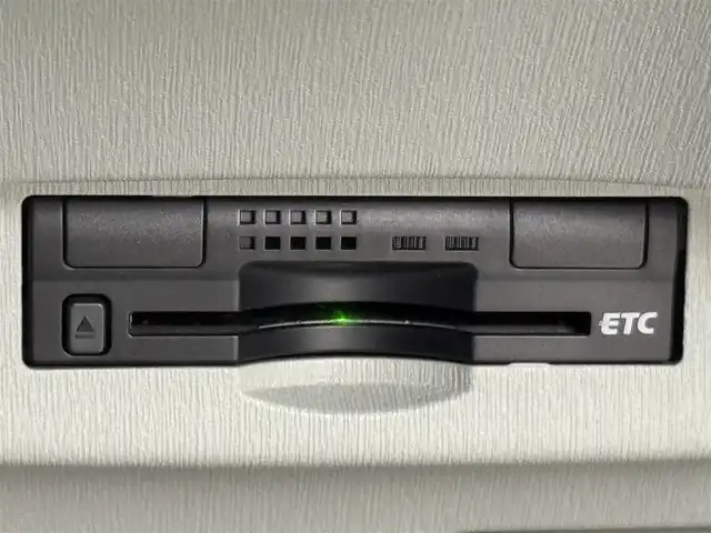 トヨタ プリウス G 福岡県 2012(平24)年 3.8万km シルバーM 純正ナビ　/バックカメラ　/ビルトインＥＴＣ　/前後ドライブレコーダー　/クルーズコントロール　/ステアリングスイッチ　/プッシュスタート　/電動格納式ドアミラー　/ハーフレザー　/パワーシート　/純正１７インチＡＷ/純正ＡＷ４本社内積込み