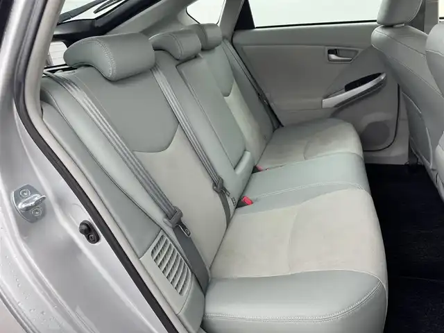 トヨタ プリウス G 福岡県 2012(平24)年 3.8万km シルバーM 純正ナビ　/バックカメラ　/ビルトインＥＴＣ　/前後ドライブレコーダー　/クルーズコントロール　/ステアリングスイッチ　/プッシュスタート　/電動格納式ドアミラー　/ハーフレザー　/パワーシート　/純正１７インチＡＷ/純正ＡＷ４本社内積込み