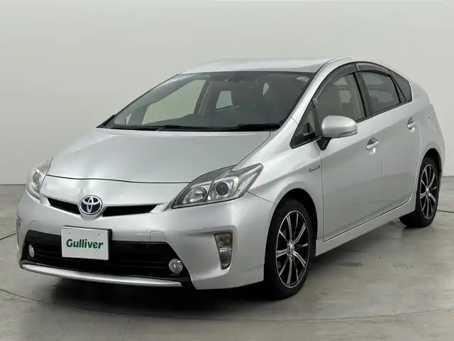 トヨタ プリウス G 福岡県 2012(平24)年 3.8万km シルバーM 純正ナビ　/バックカメラ　/ビルトインＥＴＣ　/前後ドライブレコーダー　/クルーズコントロール　/ステアリングスイッチ　/プッシュスタート　/電動格納式ドアミラー　/ハーフレザー　/パワーシート　/純正１７インチＡＷ/純正ＡＷ４本社内積込み