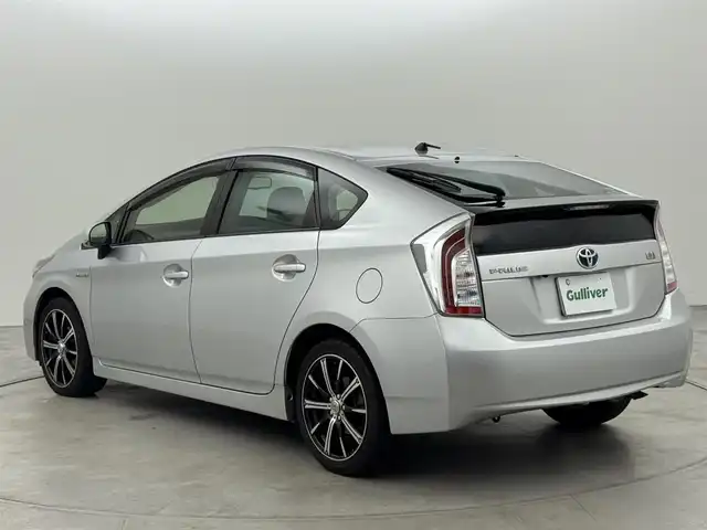 トヨタ プリウス G 福岡県 2012(平24)年 3.8万km シルバーM 純正ナビ　/バックカメラ　/ビルトインＥＴＣ　/前後ドライブレコーダー　/クルーズコントロール　/ステアリングスイッチ　/プッシュスタート　/電動格納式ドアミラー　/ハーフレザー　/パワーシート　/純正１７インチＡＷ/純正ＡＷ４本社内積込み