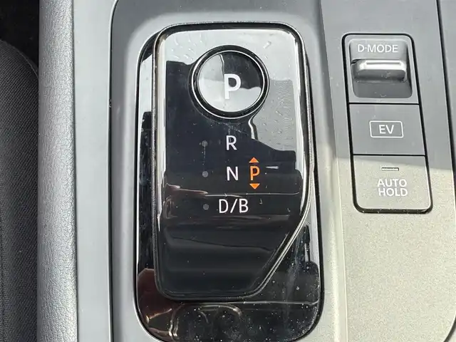 日産 ノート S 東京都 2021(令3)年 2万km ガーネットレッド ワンオーナー/純正9インチナビ/【ipod/SD/FM/AM/TV/USB/BT/CD/DVD】/インテリジェントルームミラー/ETC/ドライブレコーダー/360°セーフティアシスト/・アラウンドビューモニター/・インテリジェント エマージェンシーブレーキ/・インテリジェント LI（車線逸脱防止支援システム）/　LDW（車線逸脱警報）/・インテリジェント BSI（後側方衝突防止支援システム）/　BSW（後側方車両検知警報）/・踏み間違い衝突防止アシスト/コーナーセンサー/LEDヘッドライト/オートライト/フォグランプ/電子パーキング/オートホールド/ＵＳＢポート/ＩＳＯＦＩＸ/プッシュスタート/スマートキー/スペアキー×１