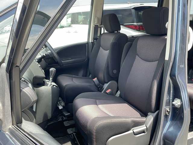 日産 セレナ ハイウェイスター 道東・釧路十勝 2010(平22)年 10.7万km スチールブルー ・４WD/・純正メモリナビ/（CD・DVD・AM・FM・フルセグ）/・バックカメラ/・純正フリップダウンモニター/・両側パワースライドドア/・社外アルミホイール/・スマートキー/・プッシュスタート/・アイドリングストップ/・クルーズコントロール/・社外フロアマット/・純正ドアバイザー/・ETC/・ステアリングスイッチ/・オートライト/・ダブルオートエアコン/・パワーステアリング/・パワーウィンドウ・/・横滑り防止/・電動格納ウィンカーミラー/・保証書/・取扱説明書/・記録簿