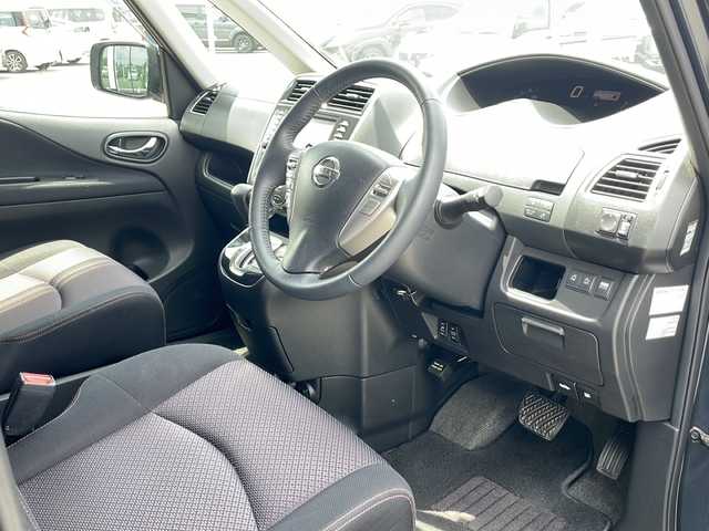 日産 セレナ ハイウェイスター 道東・釧路十勝 2010(平22)年 10.7万km スチールブルー ・４WD/・純正メモリナビ/（CD・DVD・AM・FM・フルセグ）/・バックカメラ/・純正フリップダウンモニター/・両側パワースライドドア/・社外アルミホイール/・スマートキー/・プッシュスタート/・アイドリングストップ/・クルーズコントロール/・社外フロアマット/・純正ドアバイザー/・ETC/・ステアリングスイッチ/・オートライト/・ダブルオートエアコン/・パワーステアリング/・パワーウィンドウ・/・横滑り防止/・電動格納ウィンカーミラー/・保証書/・取扱説明書/・記録簿