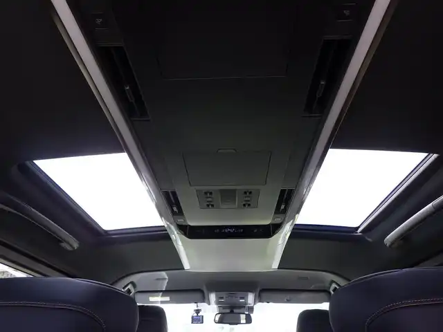 トヨタ アルファード Z 千葉県 2024(令6)年 1万km プラチナホワイトパールマイカ Toyota Safety Sense/・プリクラッシュセーフティ/・レーンディパーチャーアラート/・オートハイビーム/・レーダークルーズコントロール/・ブラインドスポットモニター/・RCTA（リヤクロストラフィックアラート）/左右独立ムーンルーフ/パワーバックドア/両側パワースライドドア/14インチ純正コネクティッドナビ/地デジTV/【Bluetooth接続】/パノラミックビューモニター/リバース連動ドアミラー（左/右）/前席パワーシート/エアシート/シートヒーター/後席オットマン/ドライブレコーダー（前後撮影）【TZ-DR210】/コンビハンドル/ステアリングスイッチ/ETC（2.0）/LEDヘッドライト/ウインカーミラー/クリアランスソナー/純正18インチアルミホイル/サイド/カーテンエアバッグ/スマートキー
