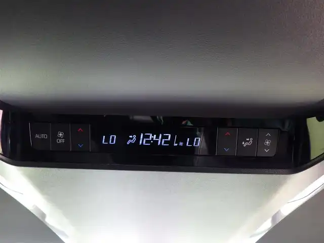 トヨタ アルファード Z 千葉県 2024(令6)年 1万km プラチナホワイトパールマイカ Toyota Safety Sense/・プリクラッシュセーフティ/・レーンディパーチャーアラート/・オートハイビーム/・レーダークルーズコントロール/・ブラインドスポットモニター/・RCTA（リヤクロストラフィックアラート）/左右独立ムーンルーフ/パワーバックドア/両側パワースライドドア/14インチ純正コネクティッドナビ/地デジTV/【Bluetooth接続】/パノラミックビューモニター/リバース連動ドアミラー（左/右）/前席パワーシート/エアシート/シートヒーター/後席オットマン/ドライブレコーダー（前後撮影）【TZ-DR210】/コンビハンドル/ステアリングスイッチ/ETC（2.0）/LEDヘッドライト/ウインカーミラー/クリアランスソナー/純正18インチアルミホイル/サイド/カーテンエアバッグ/スマートキー