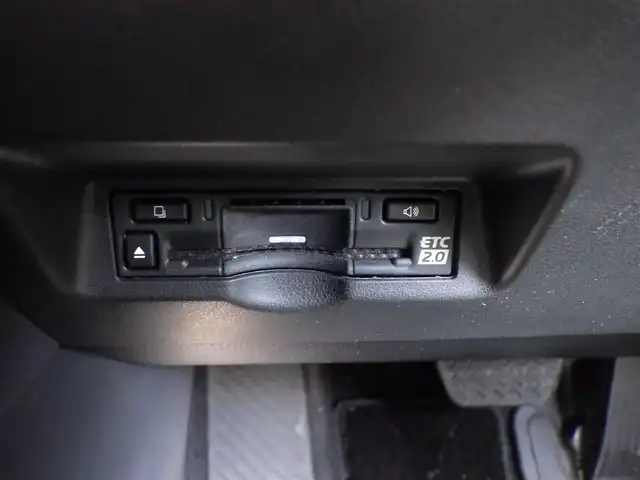 トヨタ アルファード Z 千葉県 2024(令6)年 1万km プラチナホワイトパールマイカ Toyota Safety Sense/・プリクラッシュセーフティ/・レーンディパーチャーアラート/・オートハイビーム/・レーダークルーズコントロール/・ブラインドスポットモニター/・RCTA（リヤクロストラフィックアラート）/左右独立ムーンルーフ/パワーバックドア/両側パワースライドドア/14インチ純正コネクティッドナビ/地デジTV/【Bluetooth接続】/パノラミックビューモニター/リバース連動ドアミラー（左/右）/前席パワーシート/エアシート/シートヒーター/後席オットマン/ドライブレコーダー（前後撮影）【TZ-DR210】/コンビハンドル/ステアリングスイッチ/ETC（2.0）/LEDヘッドライト/ウインカーミラー/クリアランスソナー/純正18インチアルミホイル/サイド/カーテンエアバッグ/スマートキー