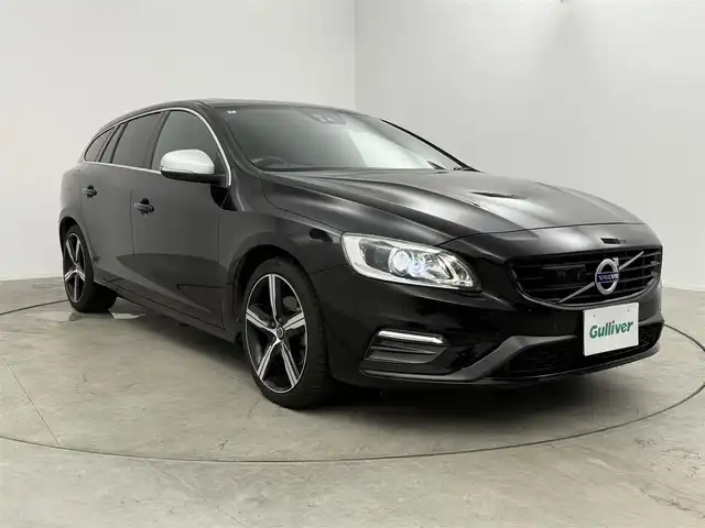 ボルボ Ｖ６０ D4 Rデザイン 愛知県 2018(平30)年 5.1万km オニキスブラックP サンルーフ/ブラックレザーシート/純正HDDナビ/フルセグTV/Bluetooth/DVD/AUX/USB/HDD/バックカメラ/ETC/レーダークルーズコントロール/ブラインドスポットモニター/ドライブレコーダー/運転席助手席パワーシート（メモリ付き）/前席シートヒーター/ステアリングヒーター/純正18インチアルミホイール/純正フロアマット/パドルシフト
