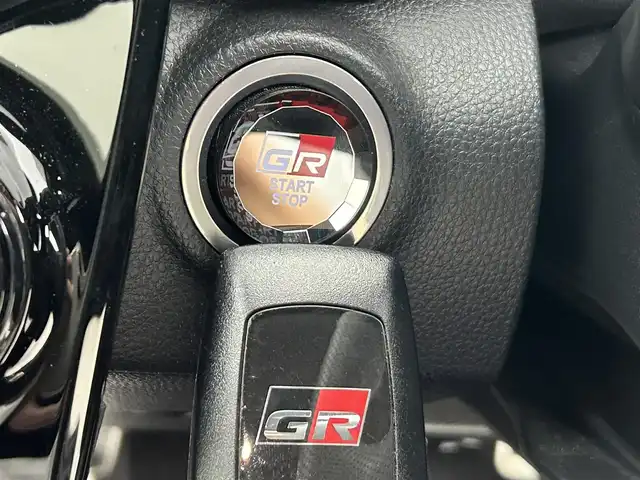 トヨタ アクア GRスポーツ 茨城県 2023(令5)年 1.8万km ブラックマイカ 純正ディスプレイオーディオ/・ナビキット機能あり/バックカメラ/ステアリングヒーター/レーダークルーズコントロール/AC100V/コーナーセンサー/オートマチックハイビーム/ハーフレザーシート/シートヒーター/純正17インチAW/純正フロアマット/LEDヘッドライト/ビルトインETC2.0/純正ドライブレコーダー