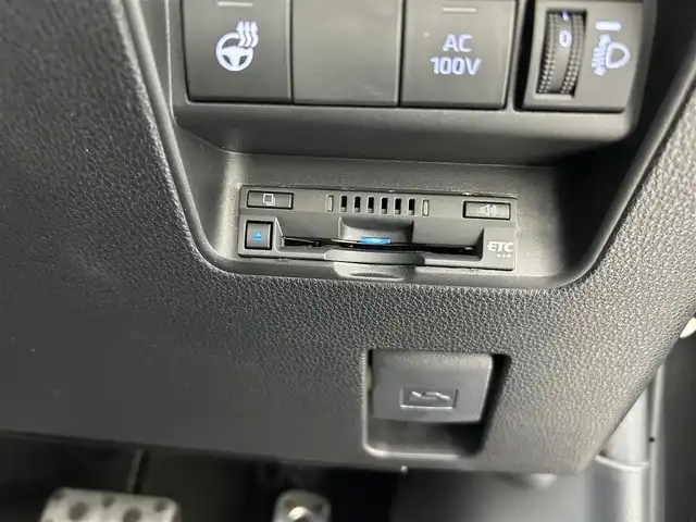 トヨタ アクア GRスポーツ 茨城県 2023(令5)年 1.8万km ブラックマイカ 純正ディスプレイオーディオ/・ナビキット機能あり/バックカメラ/ステアリングヒーター/レーダークルーズコントロール/AC100V/コーナーセンサー/オートマチックハイビーム/ハーフレザーシート/シートヒーター/純正17インチAW/純正フロアマット/LEDヘッドライト/ビルトインETC2.0/純正ドライブレコーダー