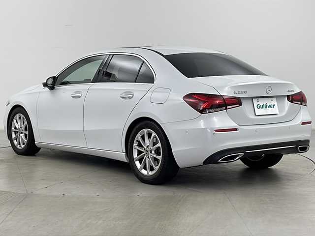 メルセデス・ベンツ Ａ２５０ 4MATIC 道央・札幌 2020(令2)年 2.4万km デジタルホワイト ・4WD/・純正ナビ&BT&TV&USB/・全周囲カメラ/・パノラマルーフ/・アクティブドライブクルーズコントロール/・アクティブブレーキアシスト/・ヘッドアップディスプレイ/・コーナーセンサー/・横滑り防止装置/・アイドリングストップ/・前席パワーシート/・前席シートヒーター/・レザーシート/・ビルトインETC/・純正フロアマット/・LEDヘッドライト/・オートライト/・スマートキー/・スペアキー/・純正17インチAW