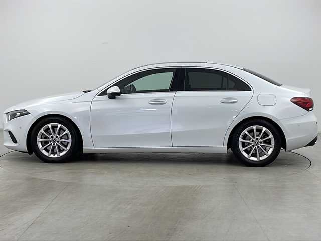 メルセデス・ベンツ Ａ２５０ 4MATIC 道央・札幌 2020(令2)年 2.4万km デジタルホワイト ・4WD/・純正ナビ&BT&TV&USB/・全周囲カメラ/・パノラマルーフ/・アクティブドライブクルーズコントロール/・アクティブブレーキアシスト/・ヘッドアップディスプレイ/・コーナーセンサー/・横滑り防止装置/・アイドリングストップ/・前席パワーシート/・前席シートヒーター/・レザーシート/・ビルトインETC/・純正フロアマット/・LEDヘッドライト/・オートライト/・スマートキー/・スペアキー/・純正17インチAW