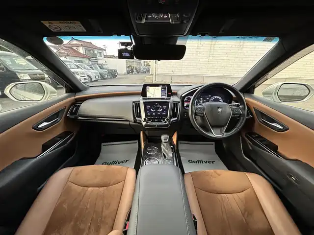 トヨタ クラウン ハイブリッド S Four エレガンススタイルⅡ 山形県 2020(令2)年 5.4万km プレシャスシルバー 純正メーカーナビ/バックカメラ/専用ツートンハーフレザーシート/ブラインドスポットモニター/ビルドインＥＴＣ/パワーシート＆シートヒーター/ステアリングヒーター/レーダークルーズコントロール/前後ドライブレコーダー/電動リアサンシェード/純正18インチアルミ